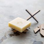 TOFF & ZÜRPEL minimalistische zeephouder van azijnhout